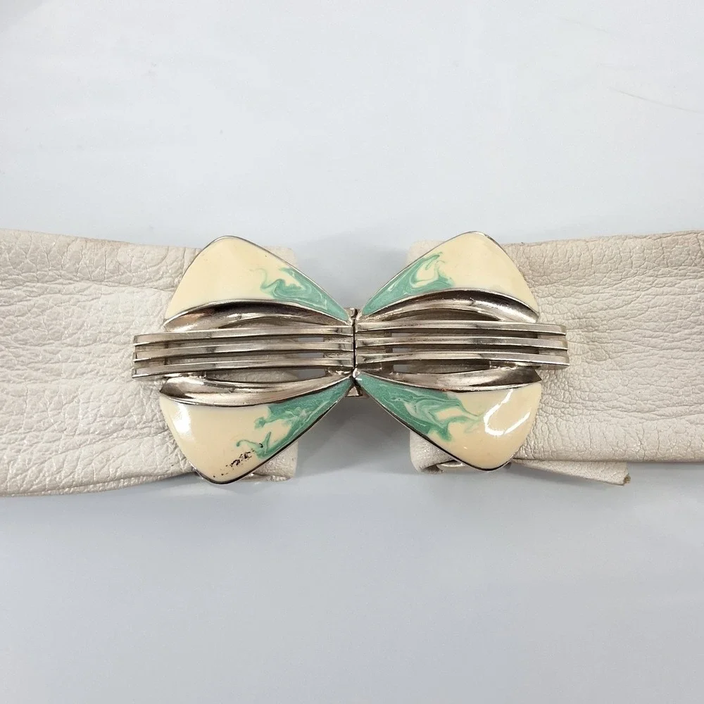 Unbranded vintage cream